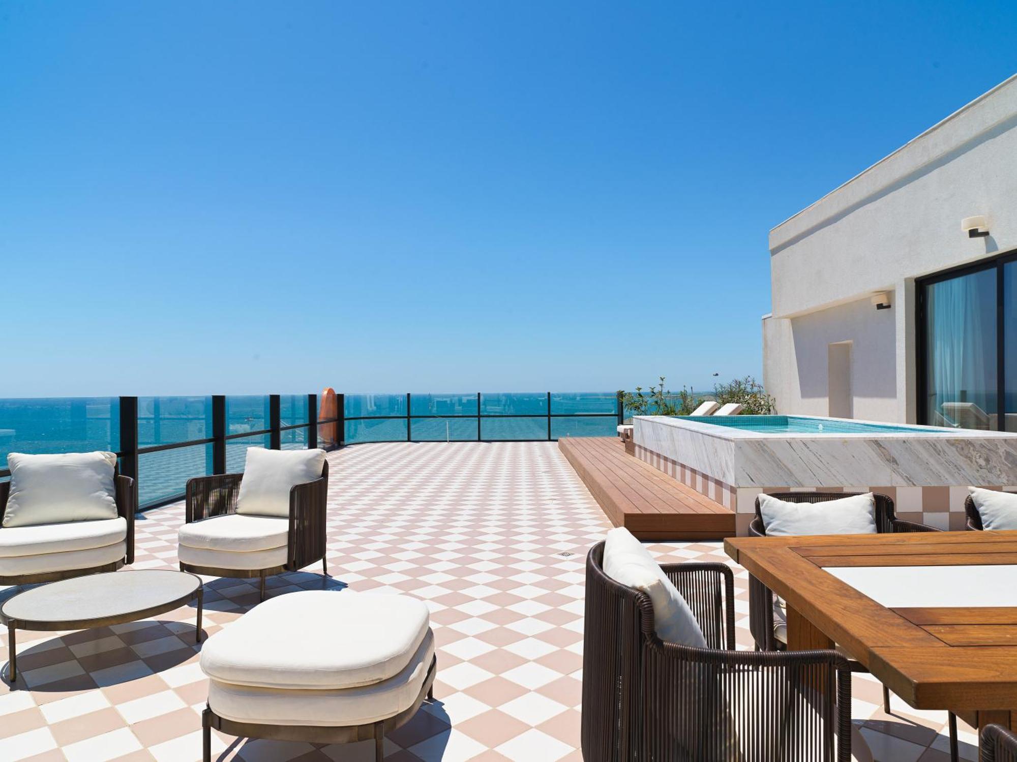 Liv Mackenzie Beach Suites Larnaca Adults Only Dış mekan fotoğraf