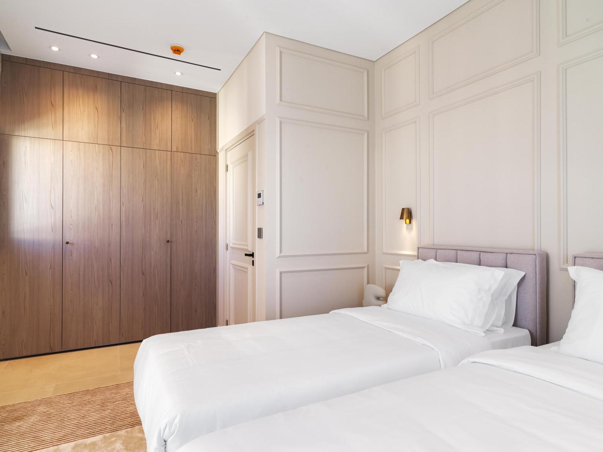 Liv Mackenzie Beach Suites Larnaca Adults Only Dış mekan fotoğraf